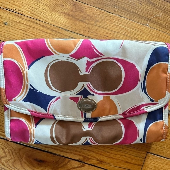 Coach Cosmetic Kit Travel Organizer Bag F77422 - Picture 3 of 16